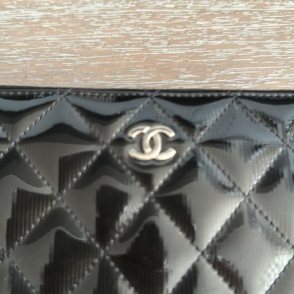 Chanel Black Quilted Patent Leather Wallet - Picture 5 of 12